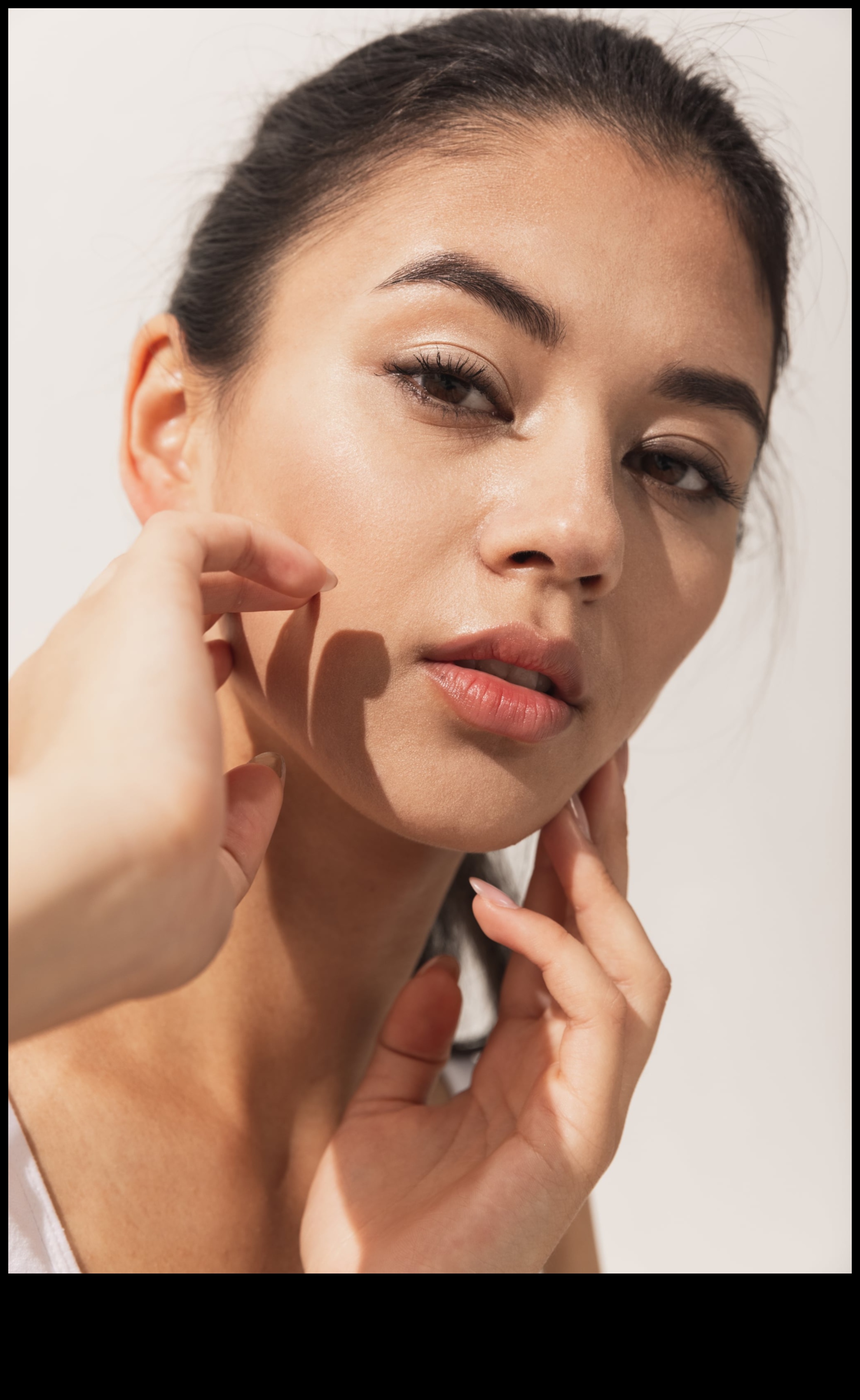 Είναι Λιγότερο Περισσότερο; Εξερευνώντας τη γοητεία του μινιμαλιστικού φυσικού μακιγιάζ