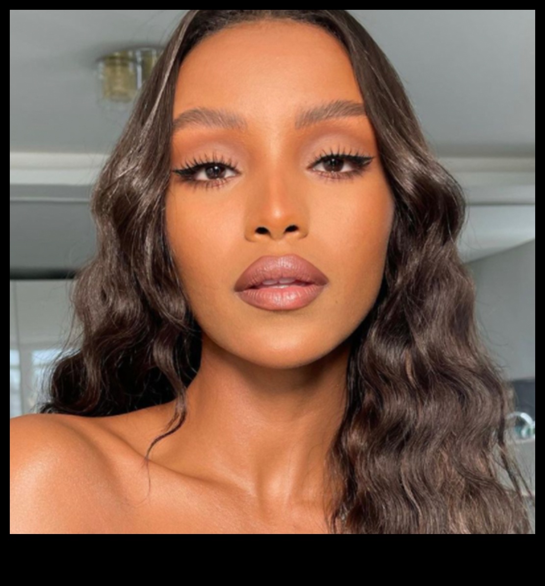 Αβίαστη ομορφιά: Συμβουλές για φυσικό μακιγιάζ για γυαλιστερή αλλά απλή εμφάνιση